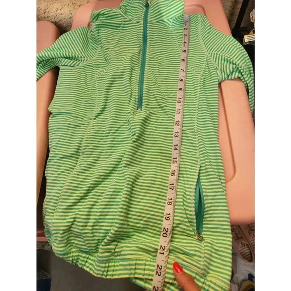 Lululemon Forthright Green Jacket 1/4 Zip size 4. - Picture 10 of 10